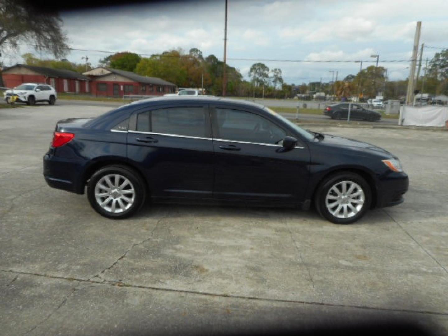 2013 BLUE CHRYSLER 200 TOURING (1C3CCBBB9DN) , located at 1200 Cassat Avenue, Jacksonville, FL, 32205, (904) 695-1885, 30.302404, -81.731033 - Photo#4